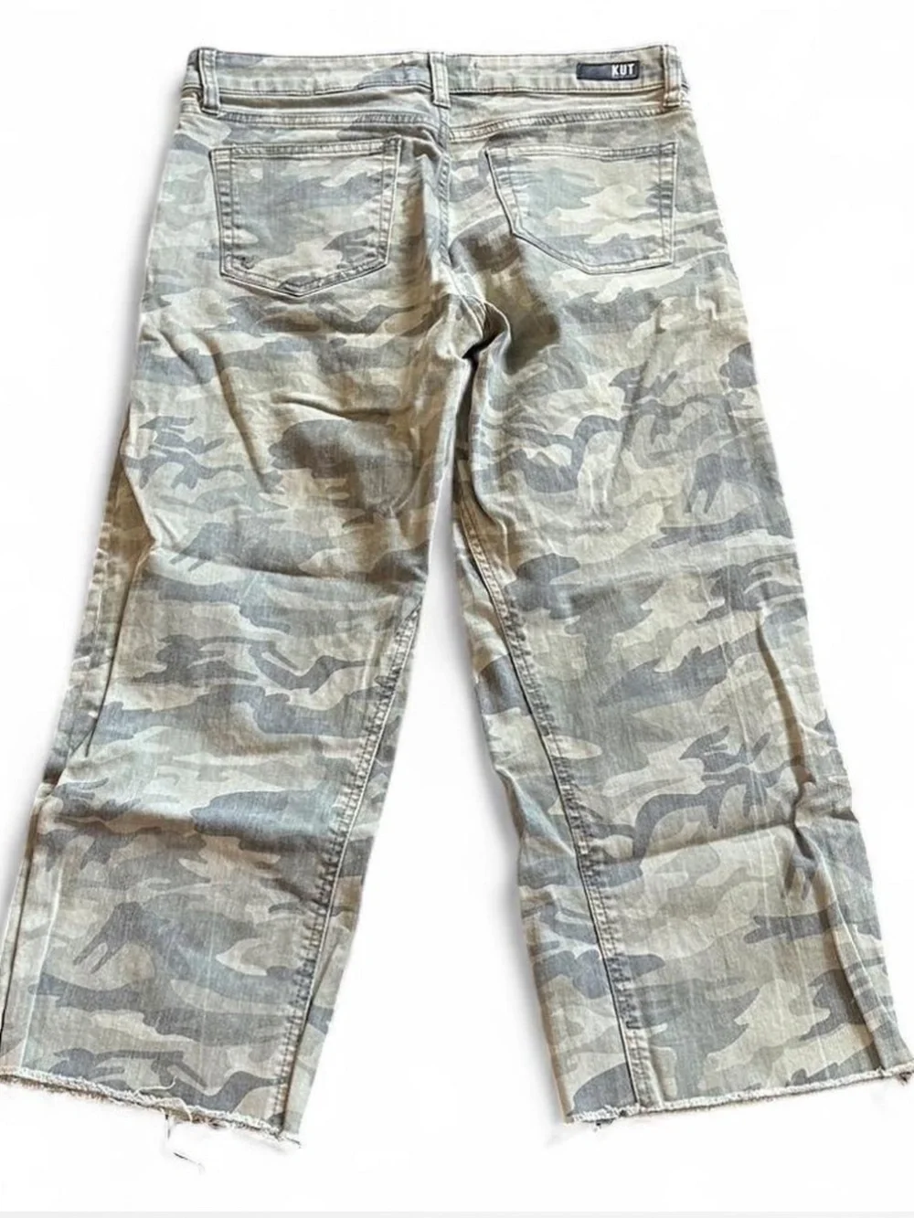 KUT Charlotte Crop Culotte in Camo Green Low-Rise Wide Leg Raw Hem — 8 - Picture 5 of 6